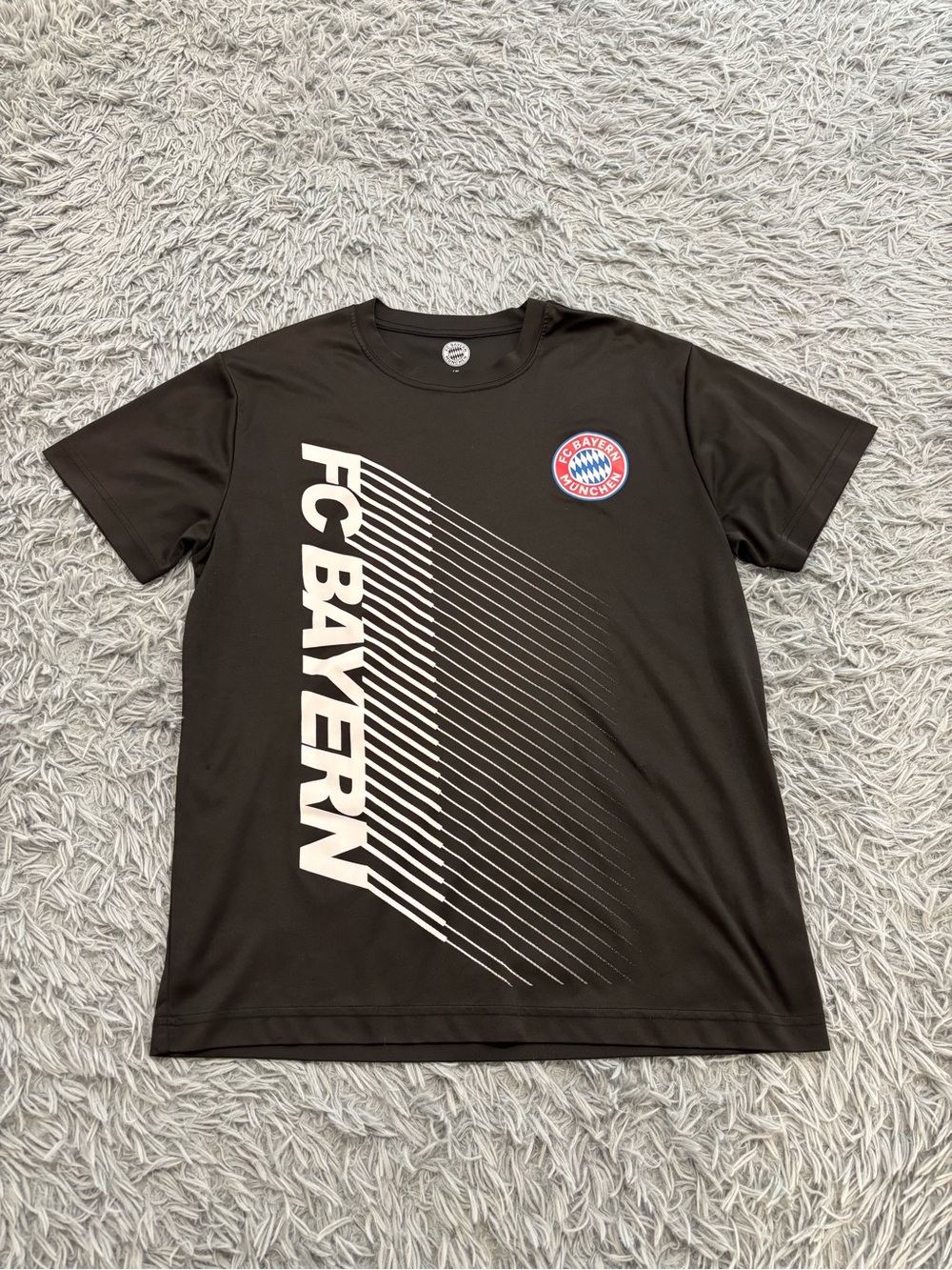 FC Bayern Munich Men’s Black Short Sleeve T-shirt Large Athleisure Soccer Sports